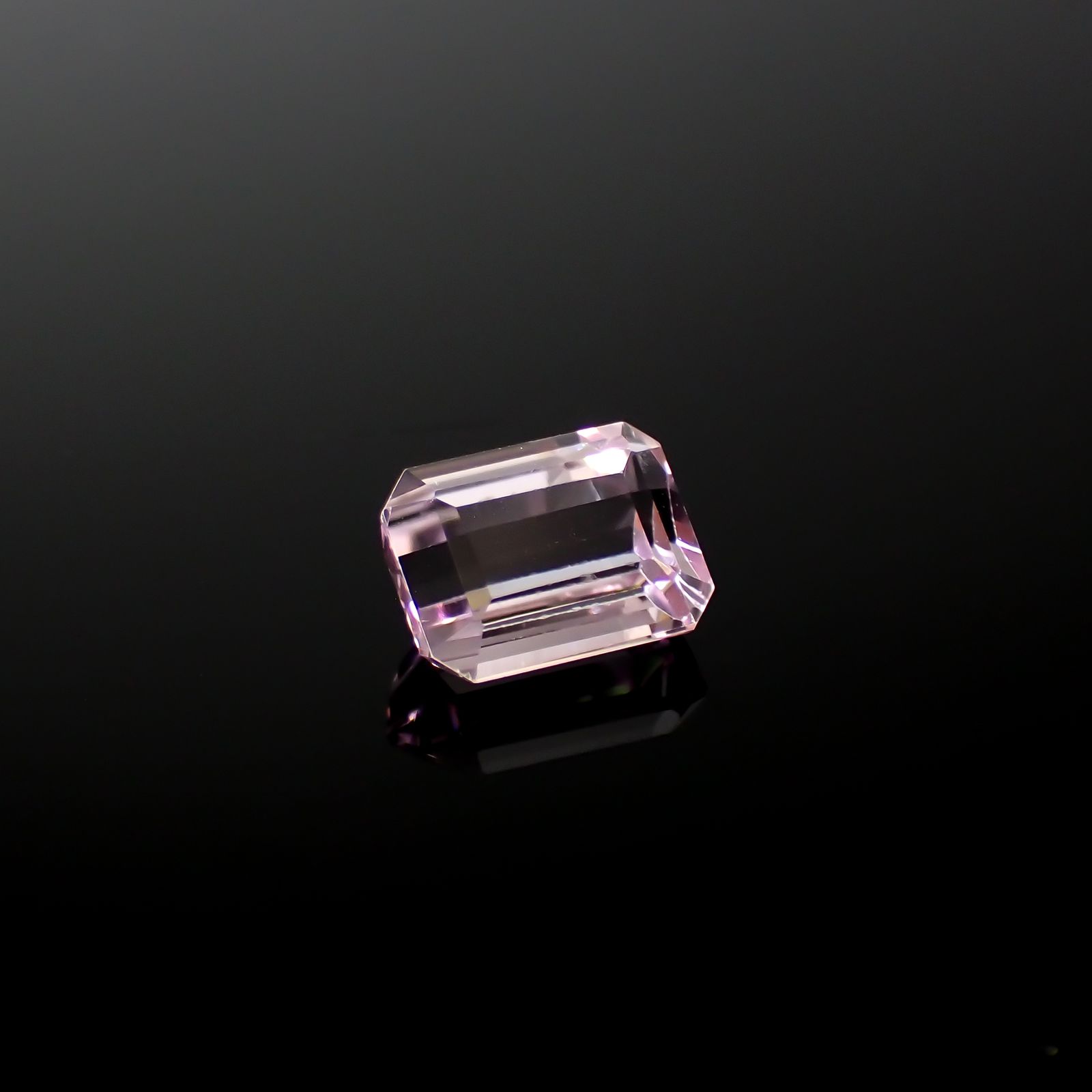 クンツァイト アフガニスタン産 3.58ct[231225143]9.6x7.4mm前後