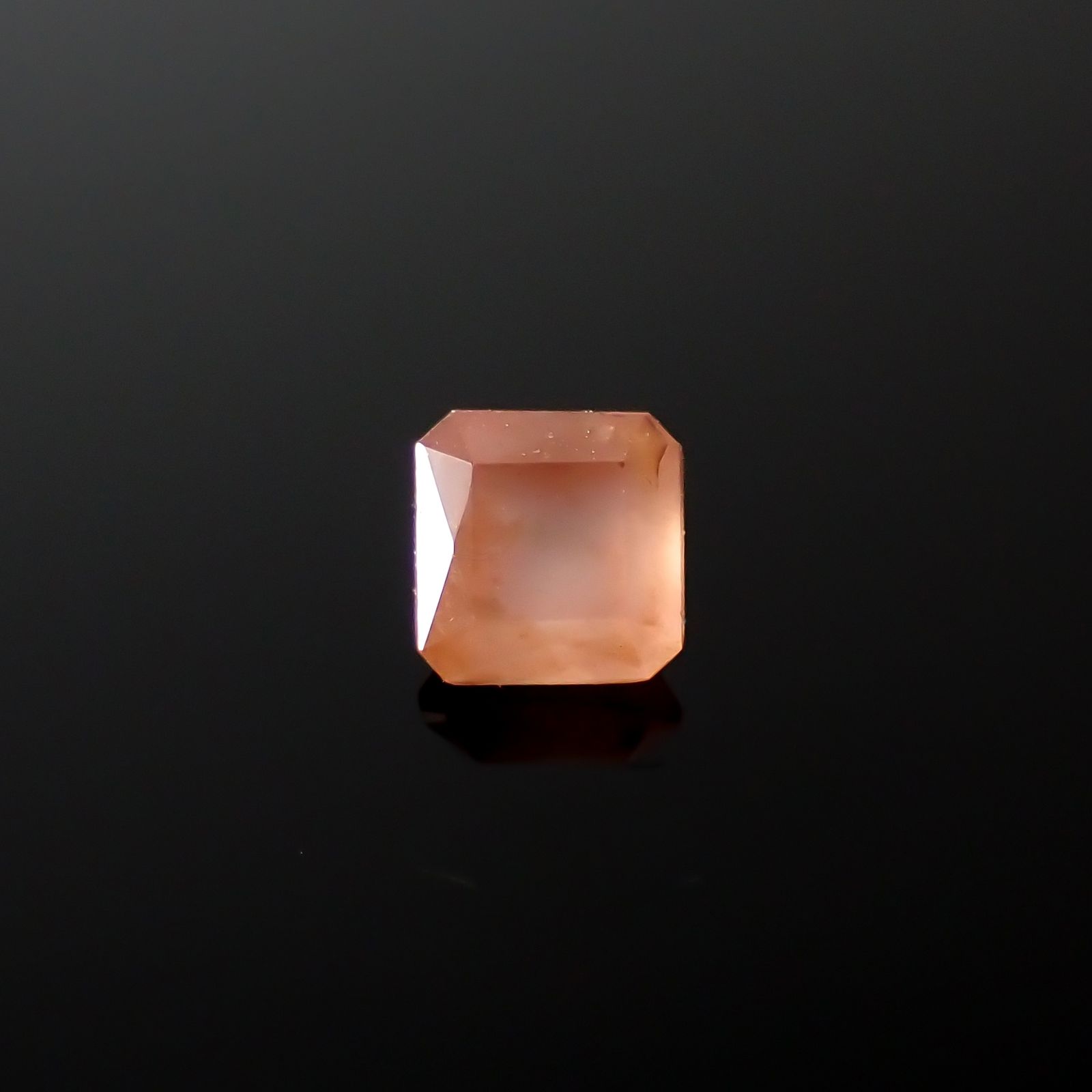 ロードクロサイト 日本・北海道産 0.36ct [240125337]3.7x3.7mm前後