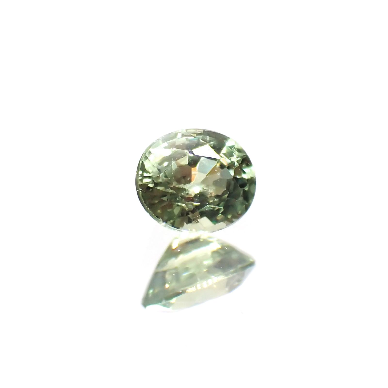 グリーンクリソベリル(宝石名クリソベリル)スリランカ/マダガスカル産 識別済 0.25ct / 3.9x3.3mm前後 [220114482]