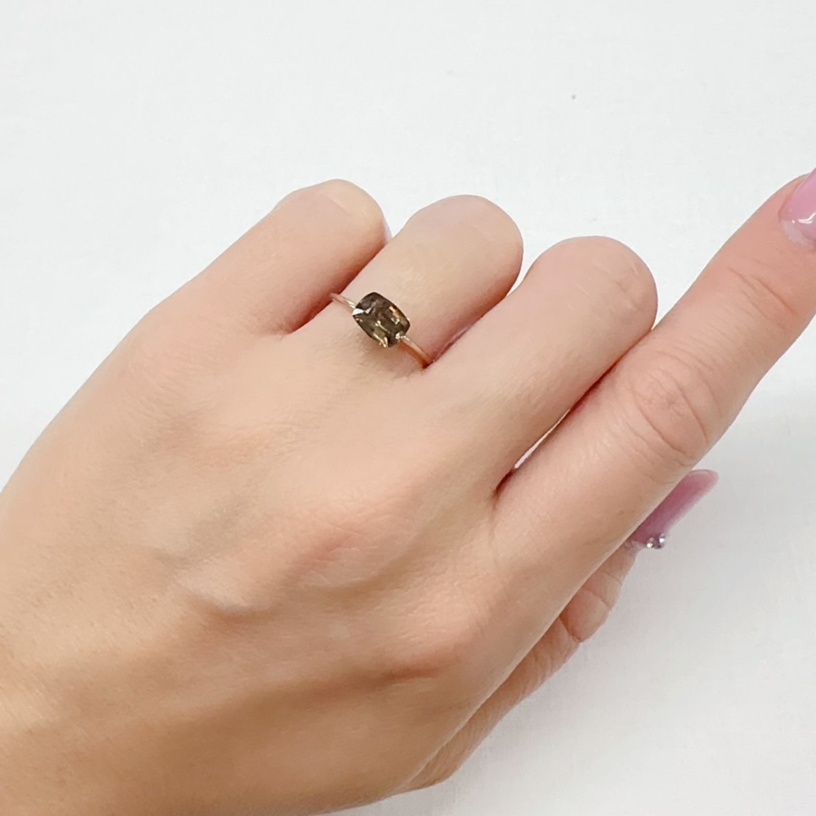 アキシナイト(宝石名アキシナイト)パキスタン産 1.13ct 識別済[231224382]7.2x5.2mm前後