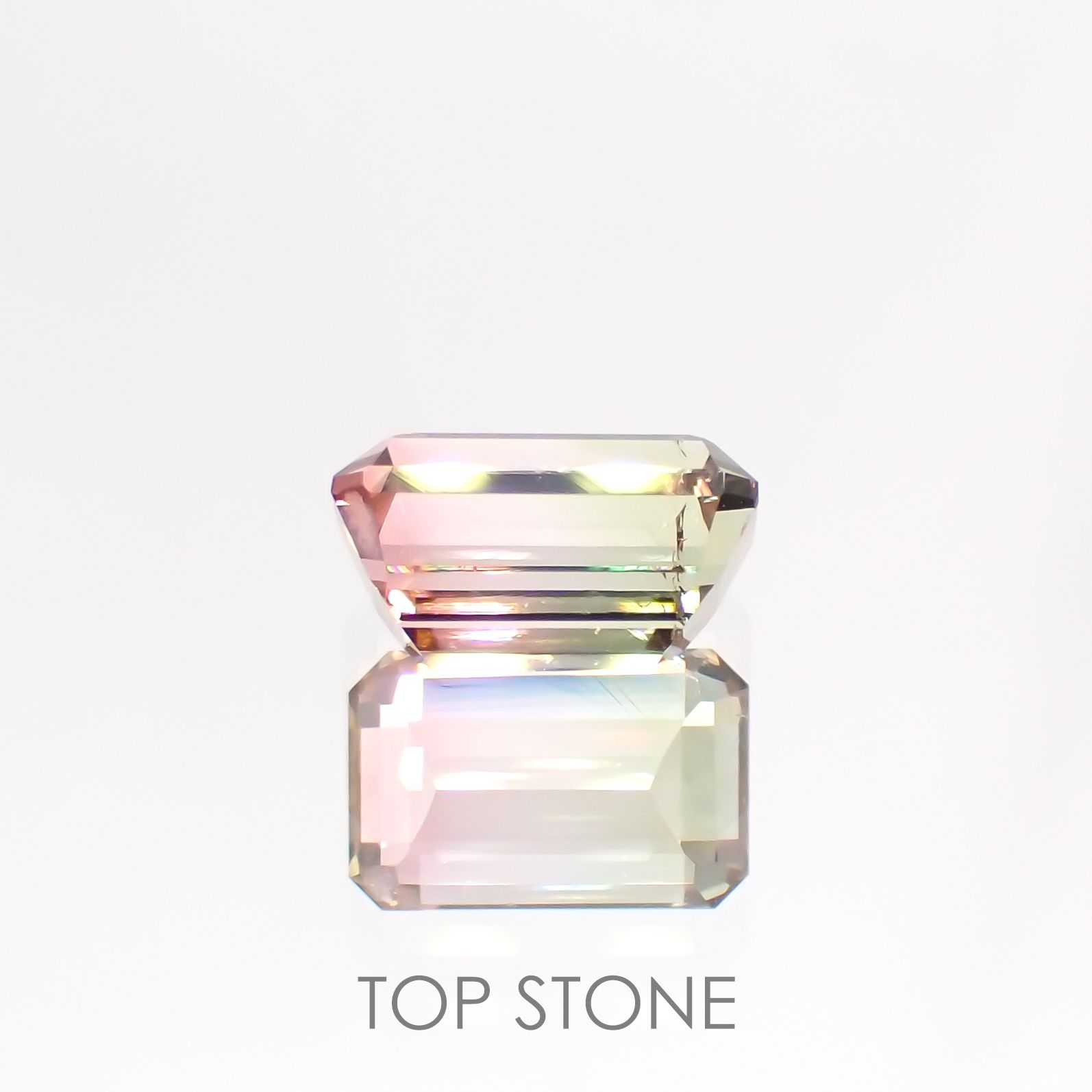 パーティカラートルマリン(宝石名パーティカラード・トルマリン) ブラジル産 1.494ct ソ付(彩珠)[20095661]7.8×5mm前後