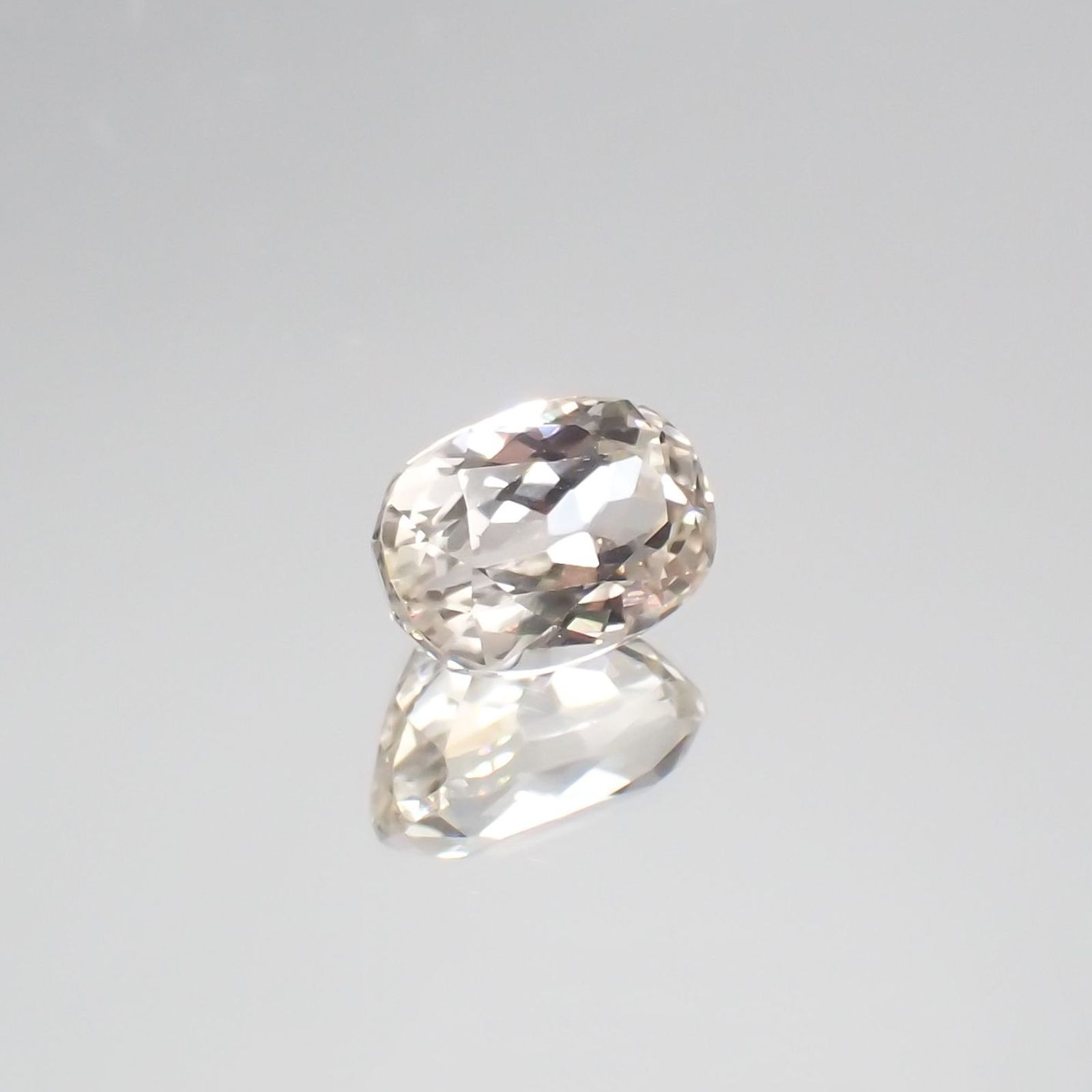 イエロースポジュミン(宝石名スポジュミン) アフガニスタン産 5.09ct 識別済[250711458]11.4×7.9mm前後