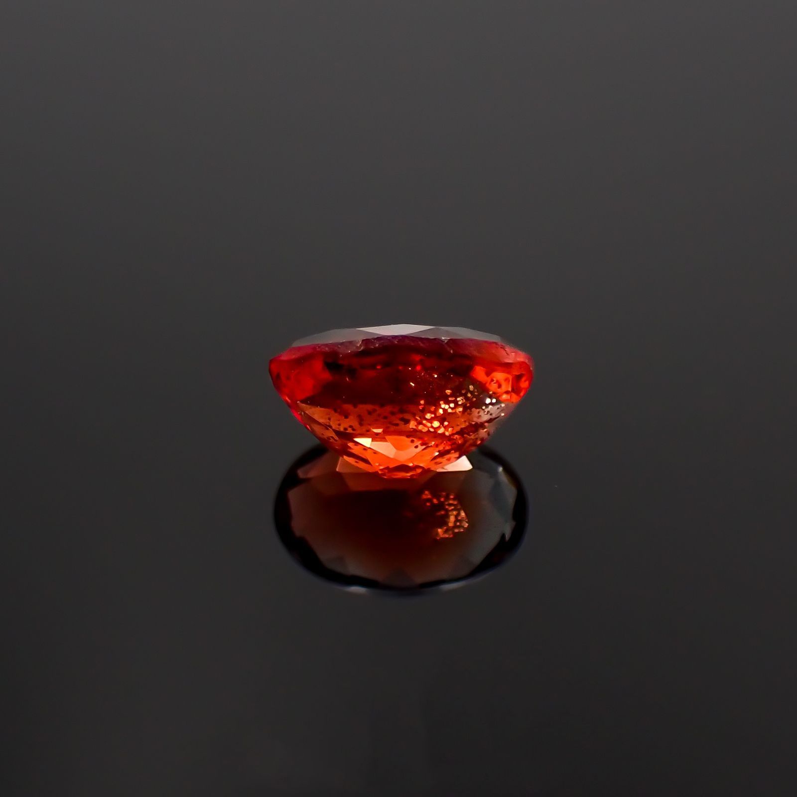 オレゴンサンストーン アメリカ・オレゴン州産 0.77ct / 7x4.8mm前後 [230119977]