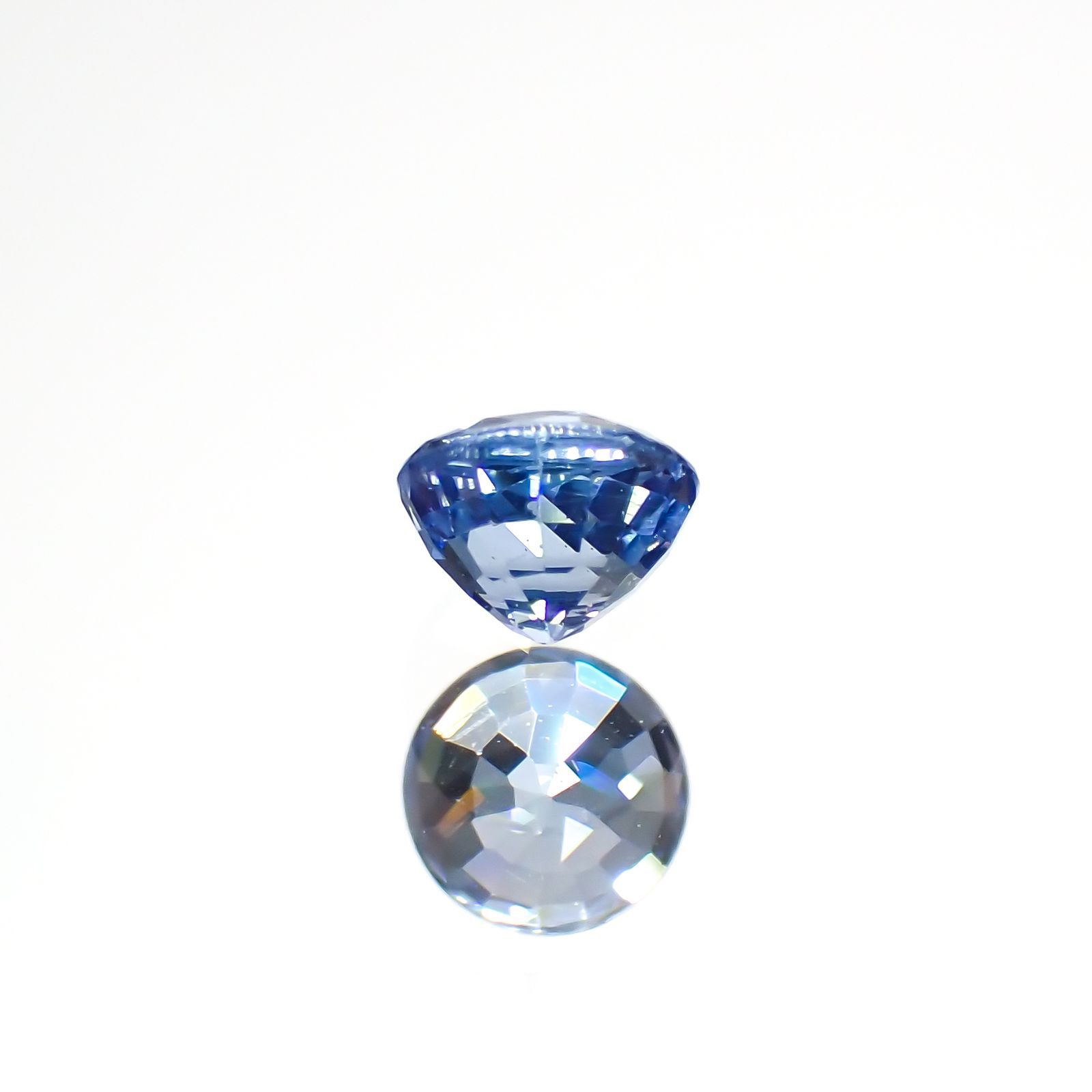 アイスブルーサファイア(宝石名サファイア)スリランカ/マダガスカル産 0.35ct 識別済[220515973]3.9x3.8mm前後