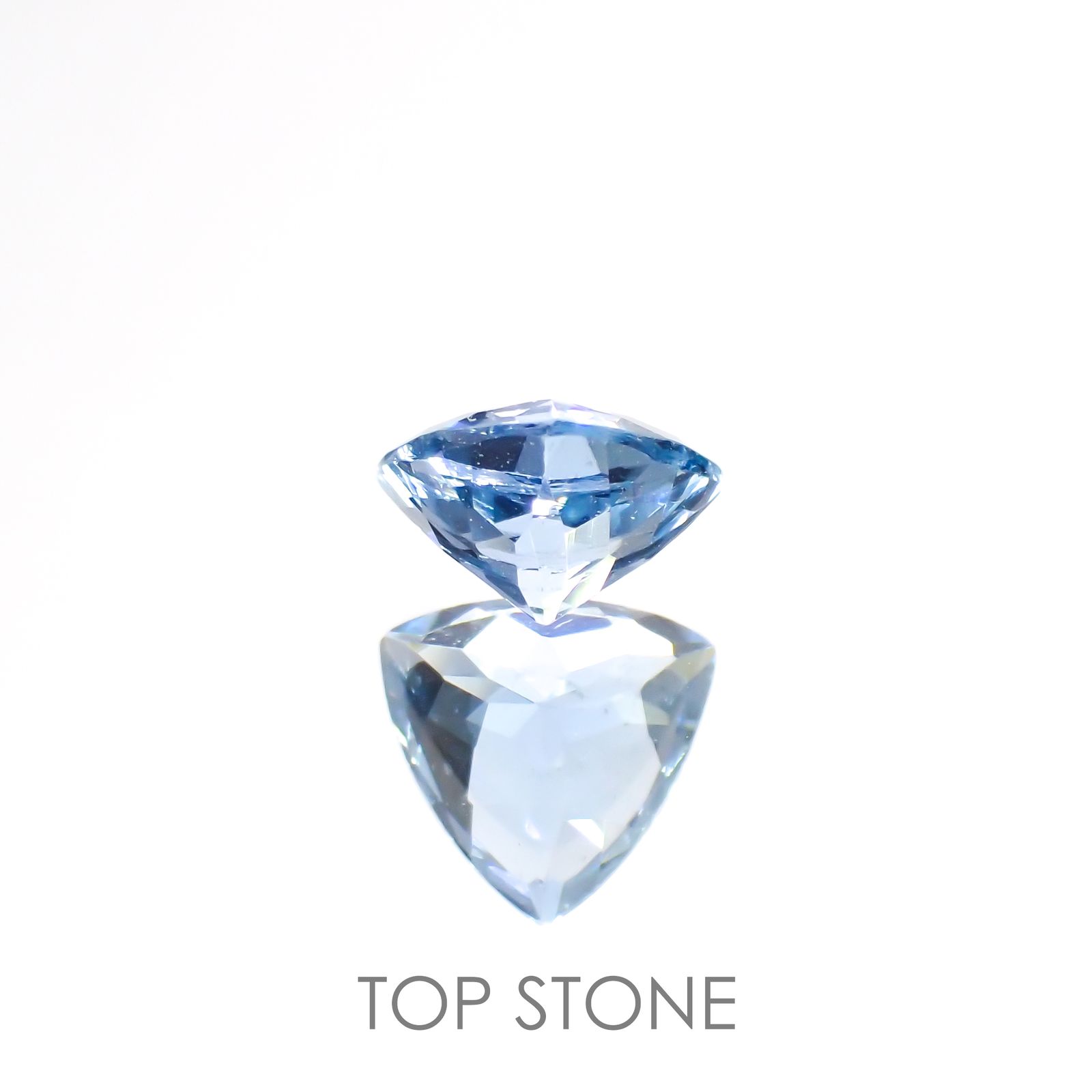 サンタマリアアクアマリン ブラジル産 0.68ct[220114056]6x6.1mm前後
