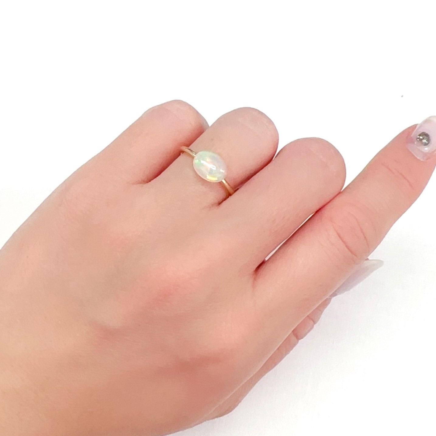 エチオピアオパール エチオピア産 0.90ct[231224643]9.2x7mm前後