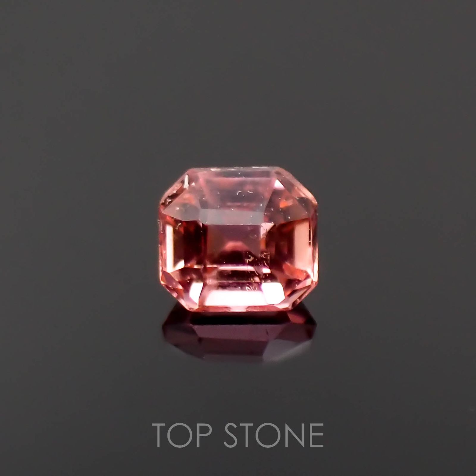 ヴェイリネナイト(宝石名ベイリネナイト)パキスタン産 0.13ct 識別済[221219294]2.9x2.6mm前後