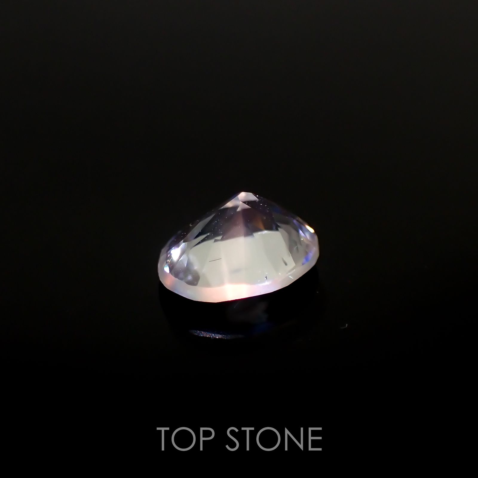レインボームーンストーン(宝石名ラブラドライト)タンザニア産 0.53ct 識別済[220115449]6.1x4.8mm前後
