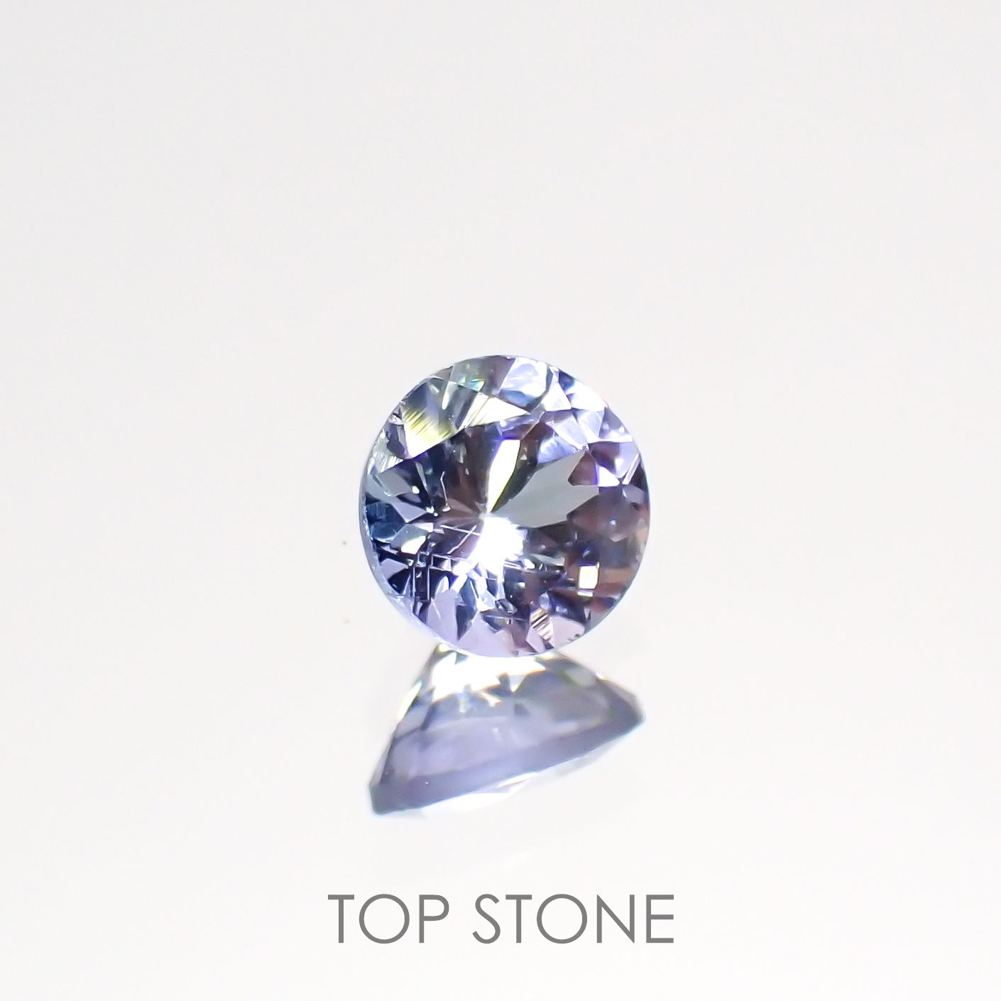バイカラータンザナイト(宝石名ゾイサイト)タンザニア産 0.53ct 識別済[220515897]5.1x5mm前後