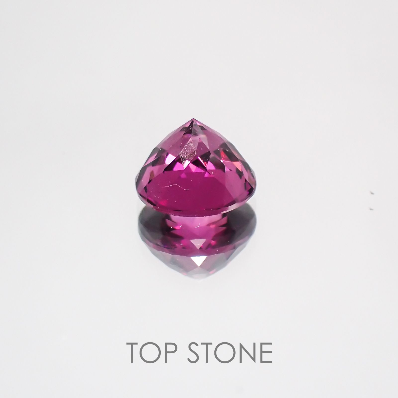 グレープガーネット(宝石名ガーネット) ブラジル産 0.98ct 識別済[21059689]5.7×5.7mm前後