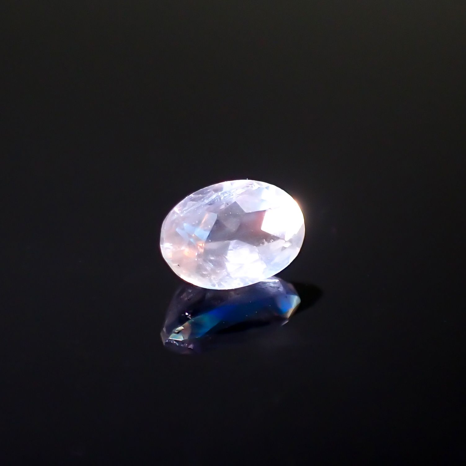 レインボームーンストーン インド・タミルナードゥ産 0.49ct[231224465]6.1x4.1mm前後
