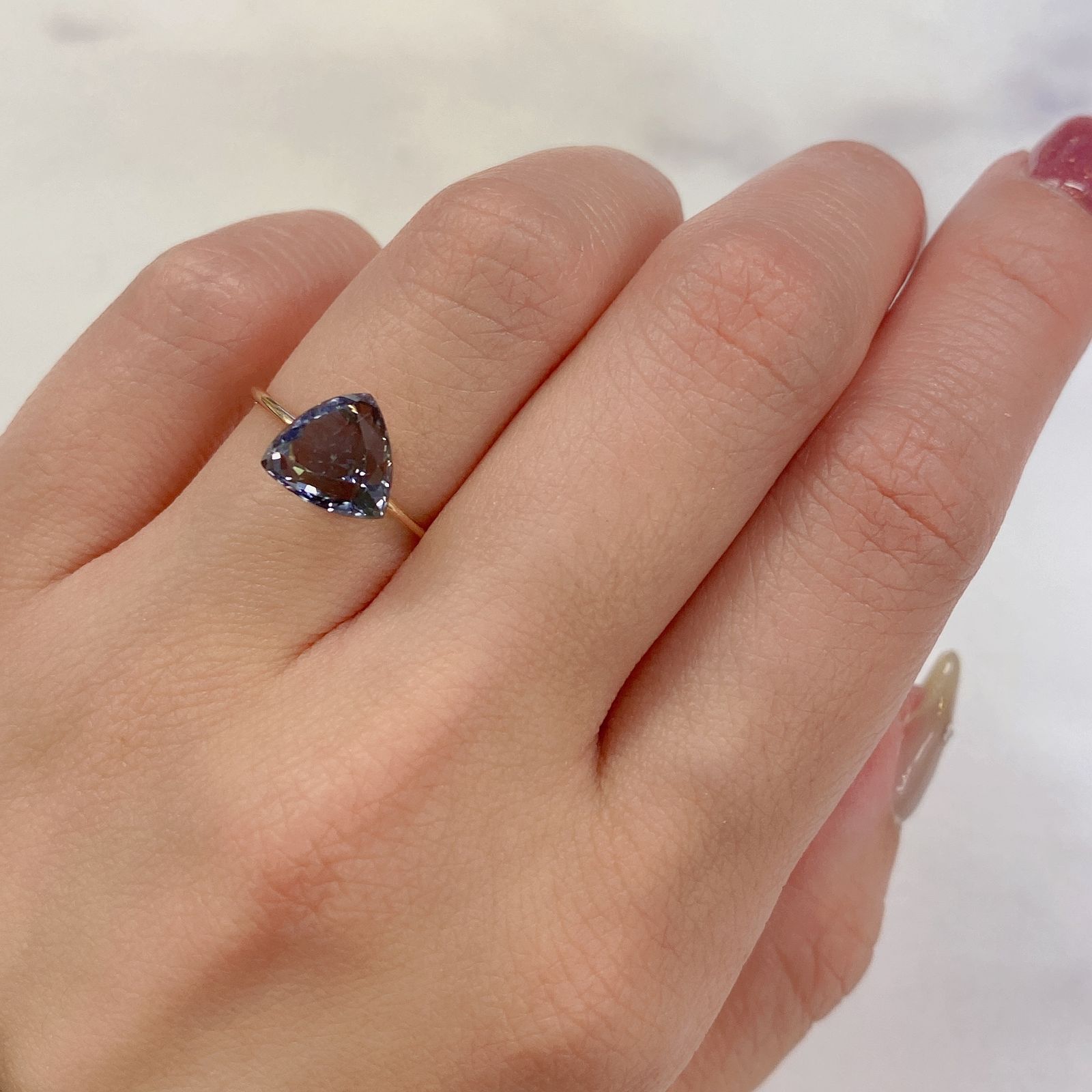 タンザナイト(宝石名タンザナイト) タンザニア産 2.78ct 識別済[24029324]8.5×5.6mm前後