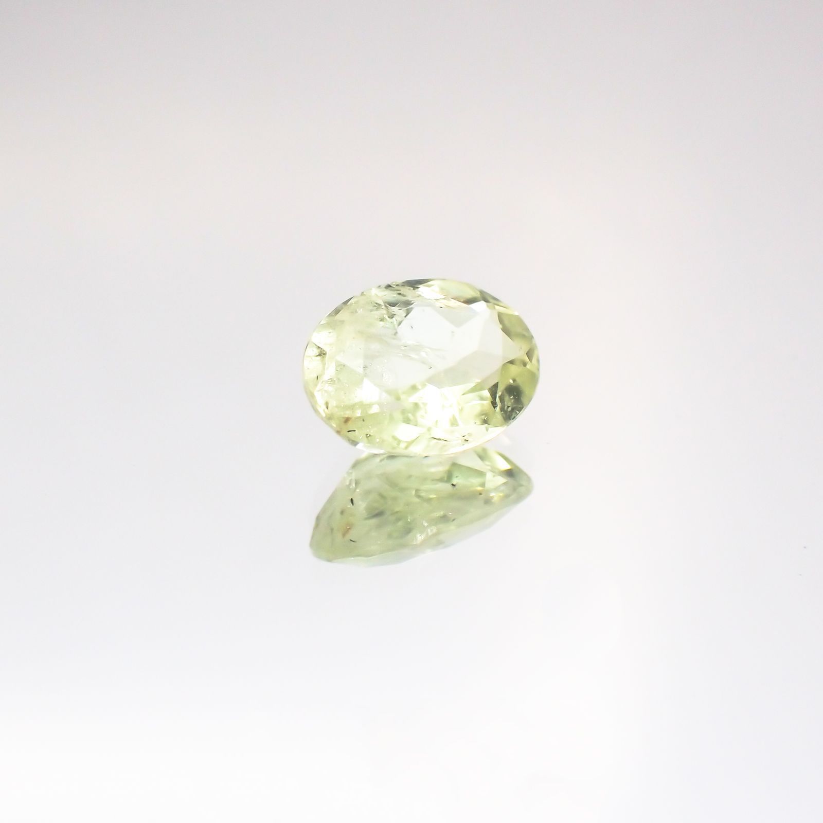 ブラジリアナイト(宝石名ブラジリアナイト) ブラジル産 1.22ct 識別済[210510745]8×6.2mm前後