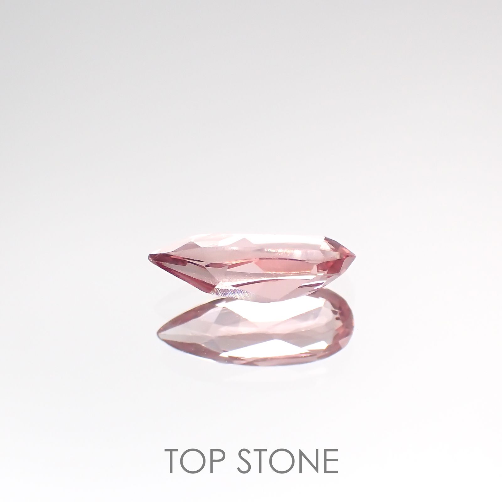 ピンクアパタイト(宝石名アパタイト) ブラジル産 0.80ct 識別済[210812460]9.7×3.9mm前後
