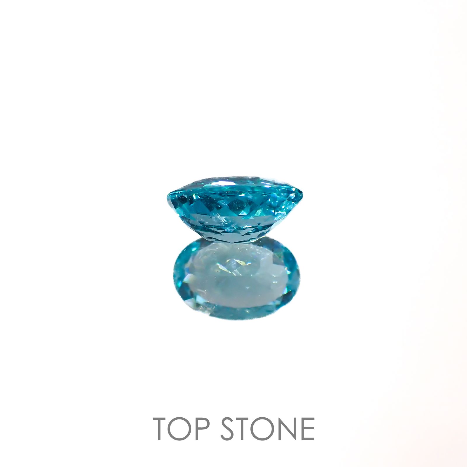 アパタイト(宝石名アパタイト)マダガスカル産 0.92ct 識別済[220616382]7.5x5.1mm前後