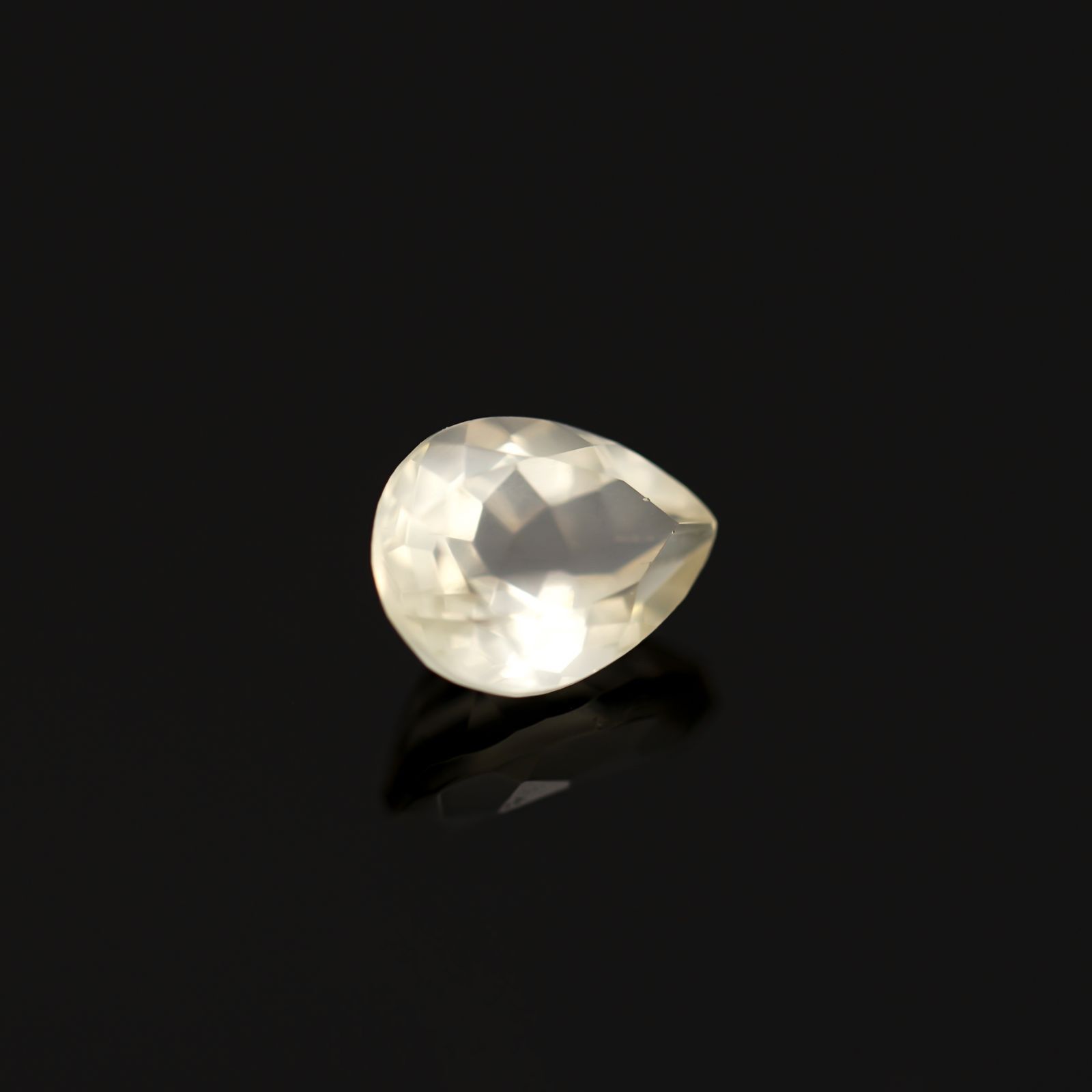 ゴールデンラブラドライト メキシコ産 2.71ct [230220355]10.3x8.1mm前後