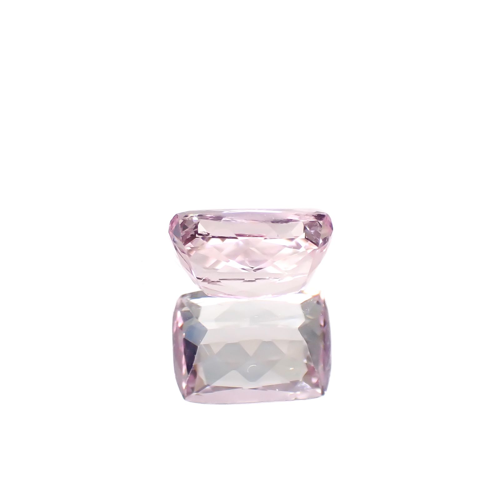 ピンクゾイサイト(宝石名ピンク・ゾイサイト)タンザニア産 0.447ct ソ付(彩珠)[241129504]5.2x3.8mm前後