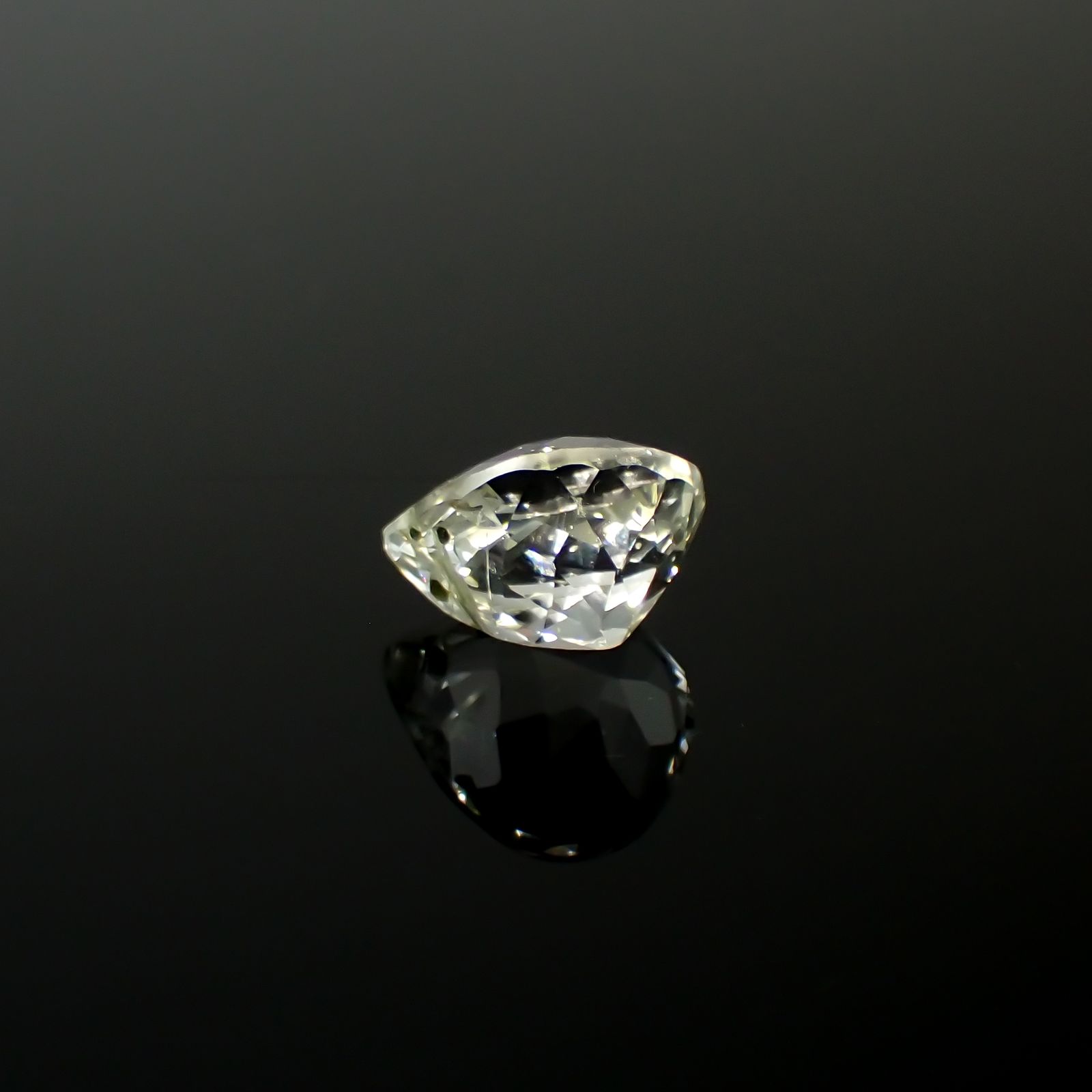 アパタイトイントパーズ(宝石名アパタイト イン トパーズ)ブラジル産 15.74ct 識別済[240225927]16.2x13.8mm前後