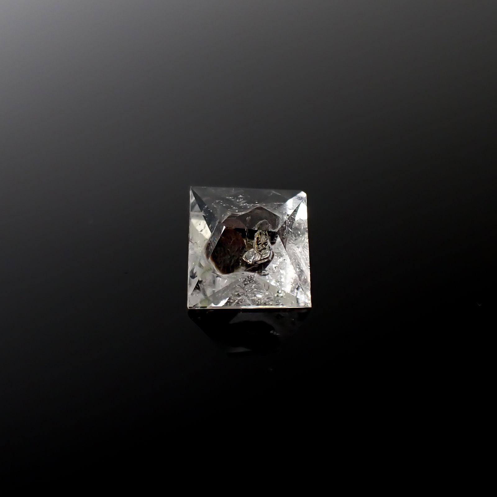 ◇カスタムカット◇バイオタイトインクォーツ モゴック産 4.82ct[240427275]11.2x10.2mm前後