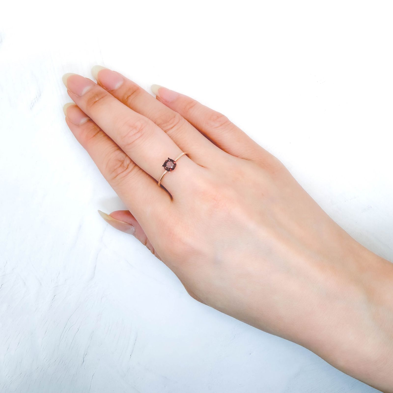 ◇オクタゴンカット◇レッドジルコン(宝石名ジルコン)スリランカ/カンボジア産 識別済 0.82ct / 5x5mm前後 [260732550]