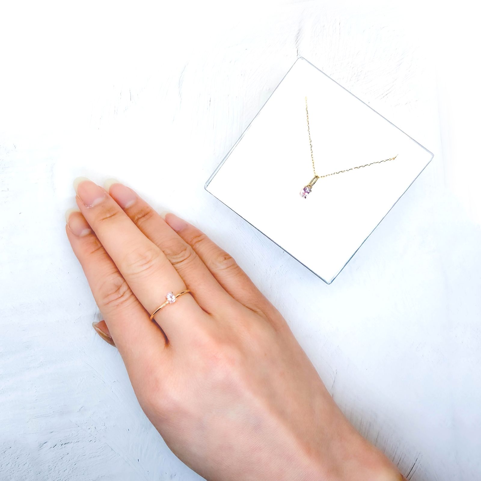 ◇ペアセット◇モルガナイト ブラジル産 0.35ct(2pcs合計) / 4.0-4.1x3.0-3.1mm前後 [260431960]