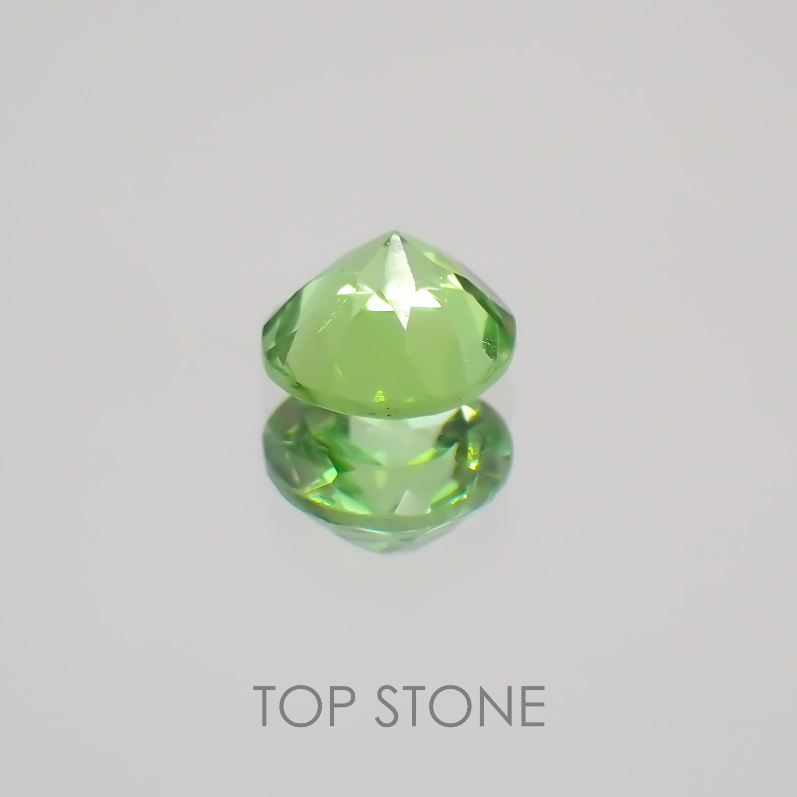 ミントガーネット タンザニア産 ルース 0.26ct[210610006]3.8×3.8mm前後