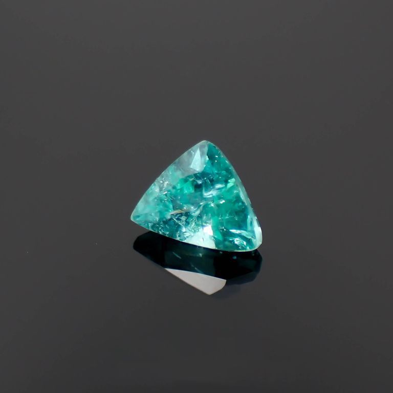 パライバトルマリン(宝石名トルマリン/別名パライバ・トルマリン)ブラジル・パライバ州バターリャ鉱山産 0.28ct 識別済[221018806]3.8x4.9mm前後