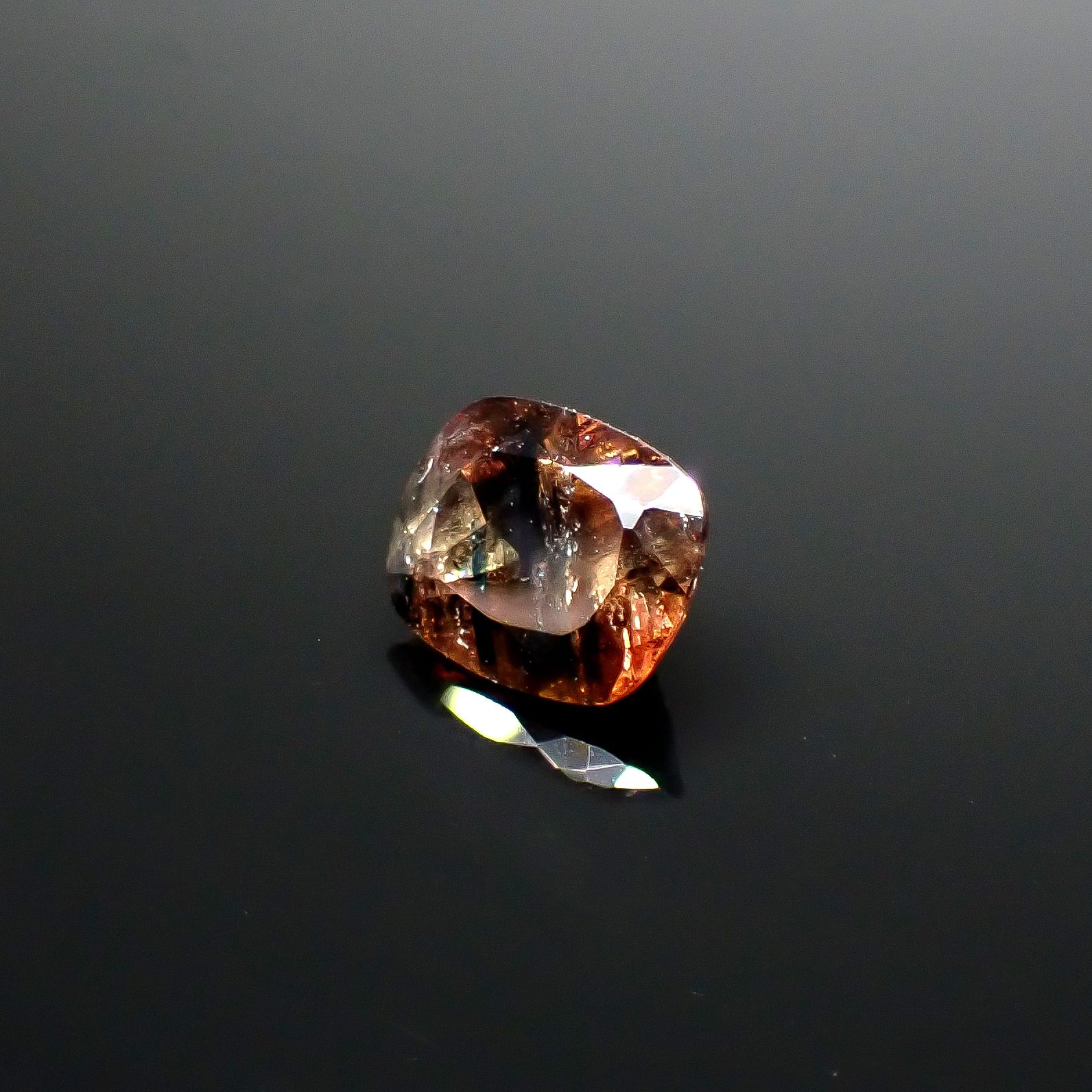 ブルーティントアキシナイト パキスタン産 3.82ct [250730815]10.1x8.6mm前後
