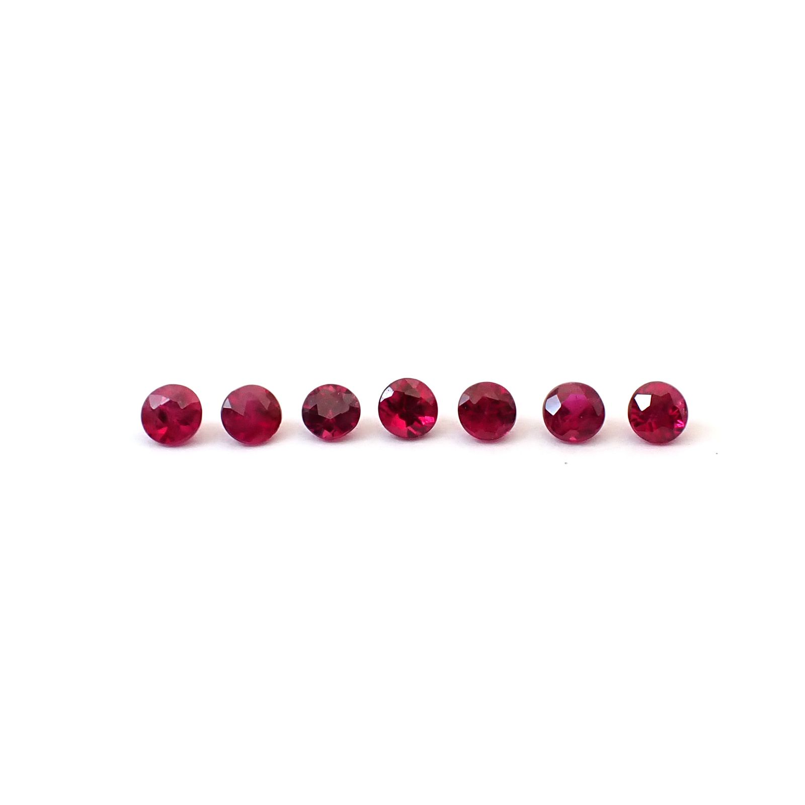 ルビー 7個セット タイ/モザンビーク産 0.30ct(7pcs合計) / 2x2mm前後 [260532288]