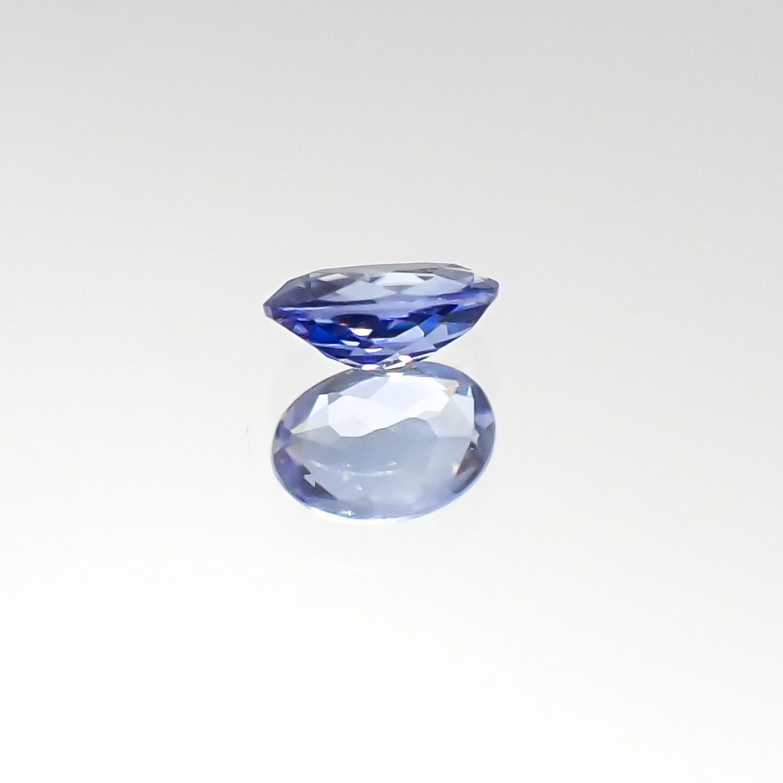 ベニトアイト(宝石名ベニトアイト) アメリカ・カリフォルニア産 0.15ct 識別済[20095842]3.9×2.8mm前後