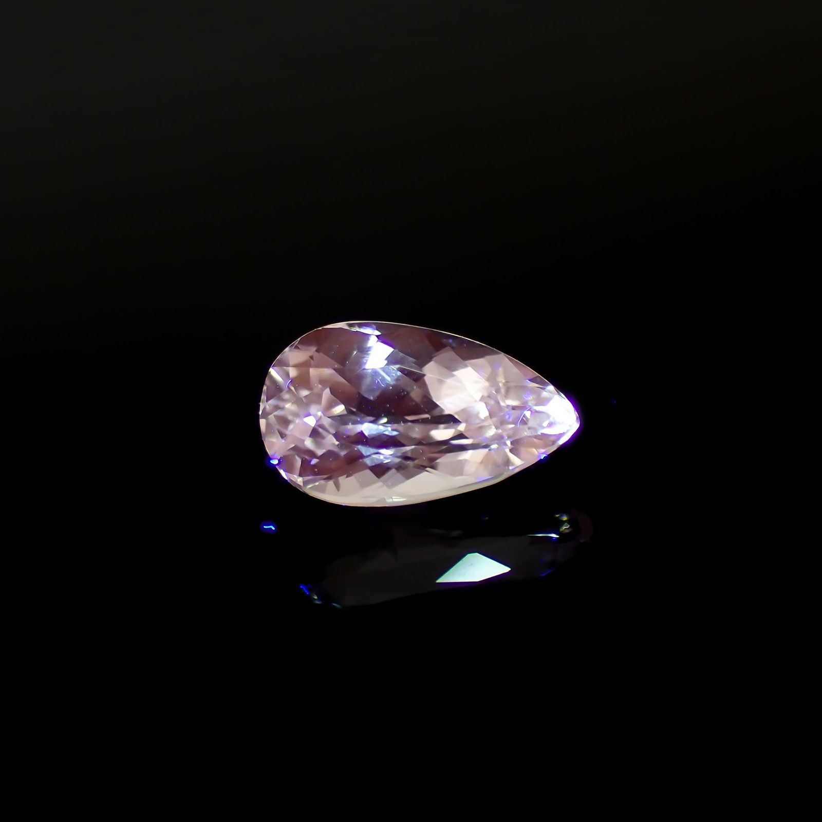 クンツァイト アフガニスタン産 2.42ct[240219117]10.5x6.1mm前後