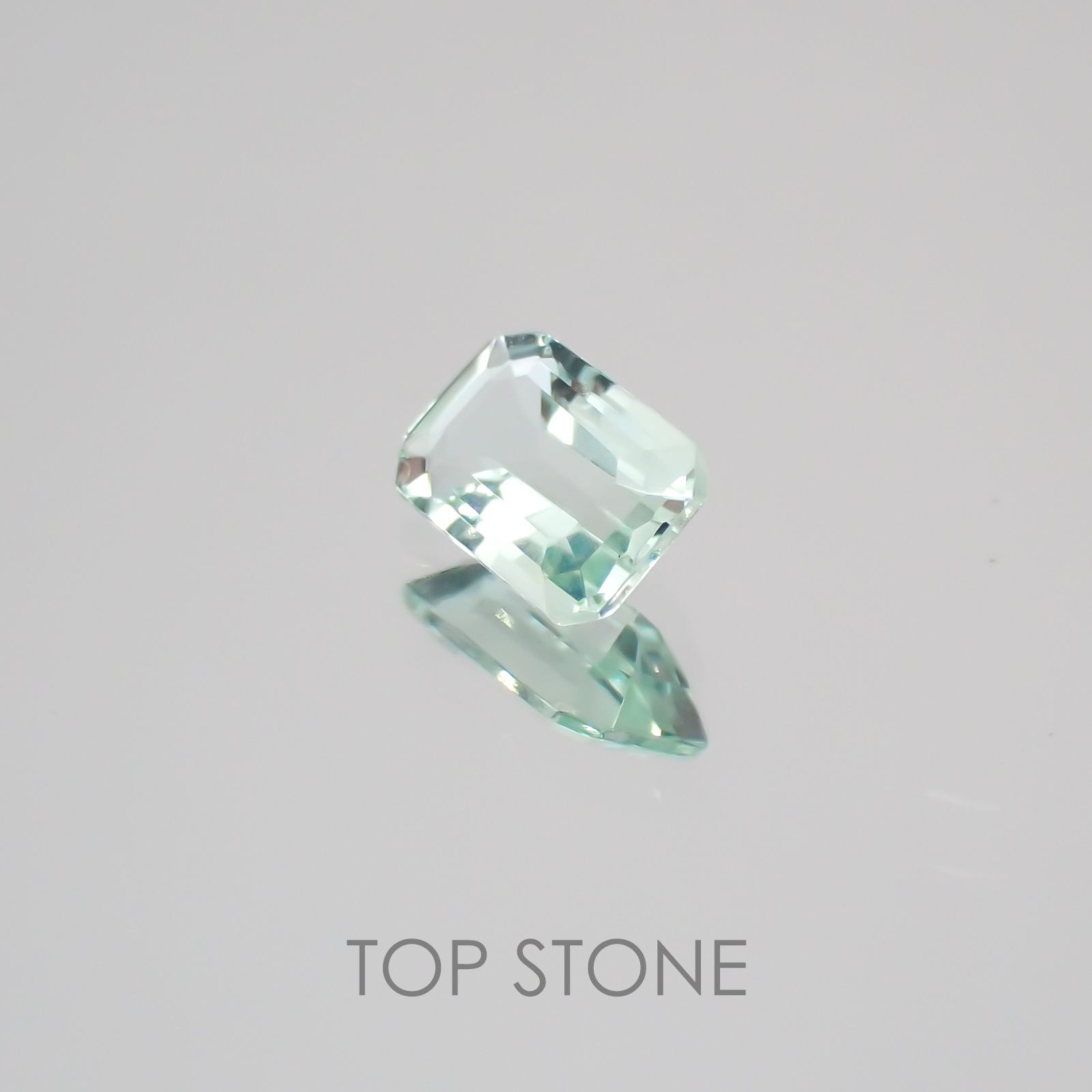 ミントベリル(宝石名グリーン・ベリル) ブラジル産 0.18ct 識別済[21069720]4.6×3.1mm前後