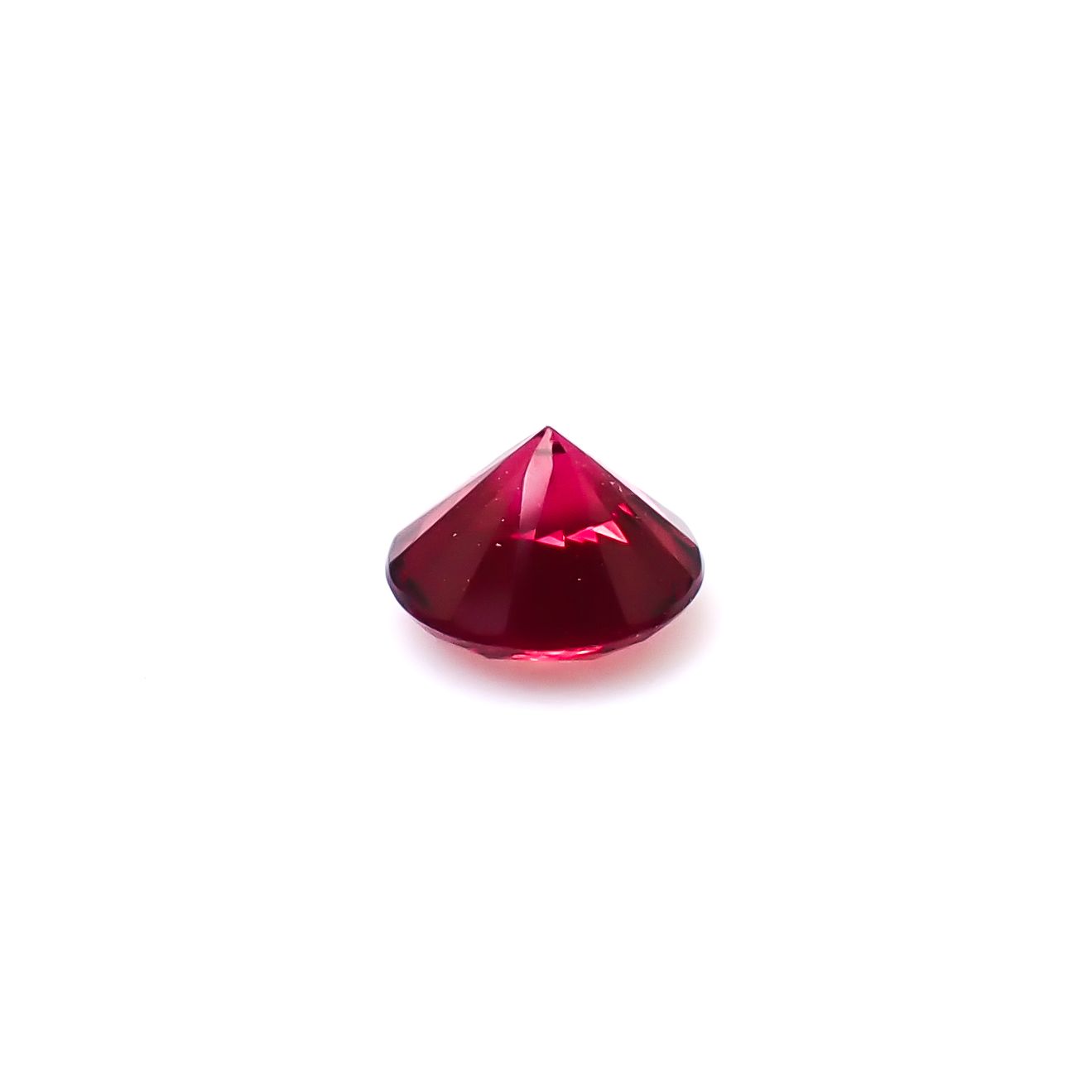 レッドスピネル タンザニア産 0.34ct / 4.3x4.2mm前後 [260732562]