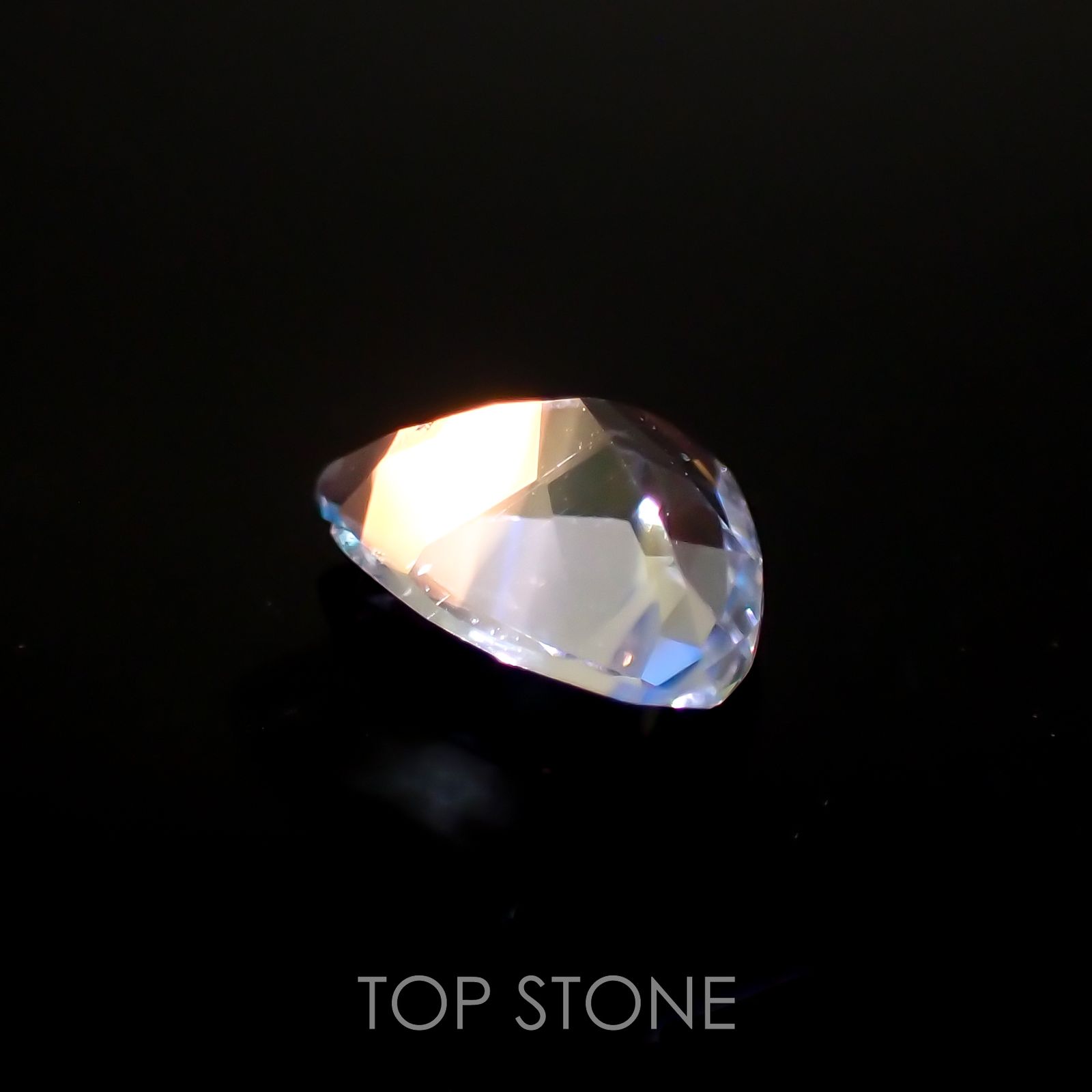 レインボームーンストーン(宝石名ラブラドライト)マダガスカル産 0.36ct 識別済[211113761]4.5x6mm前後