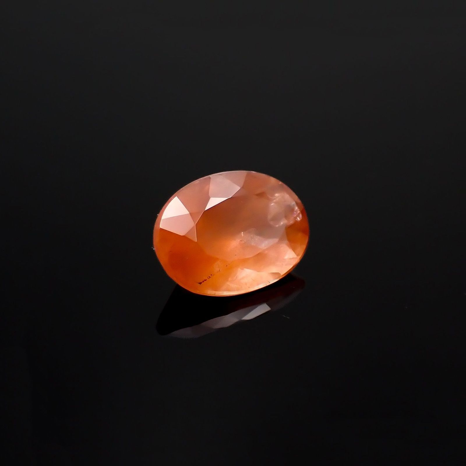 サンストーンスキャポライト(宝石名シーン・スキャポライト)タンザニア産 識別済 2.04ct / 10.1x7.5mm前後 [260819276]