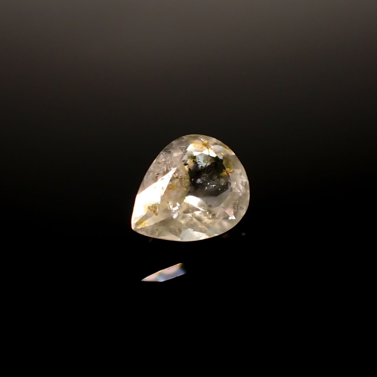 オーロラアクアマリン(宝石名アクアマリン) ブラジル産 1.58ct 識別済[210812710]9×7mm前後