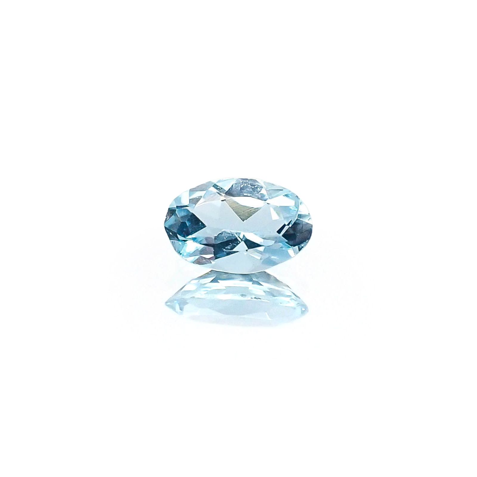 アクアマリン サンタマリアカラー(宝石名アクアマリン)モザンビーク産 識別済 0.30ct / 5.9x3.8mm前後 [260617252]