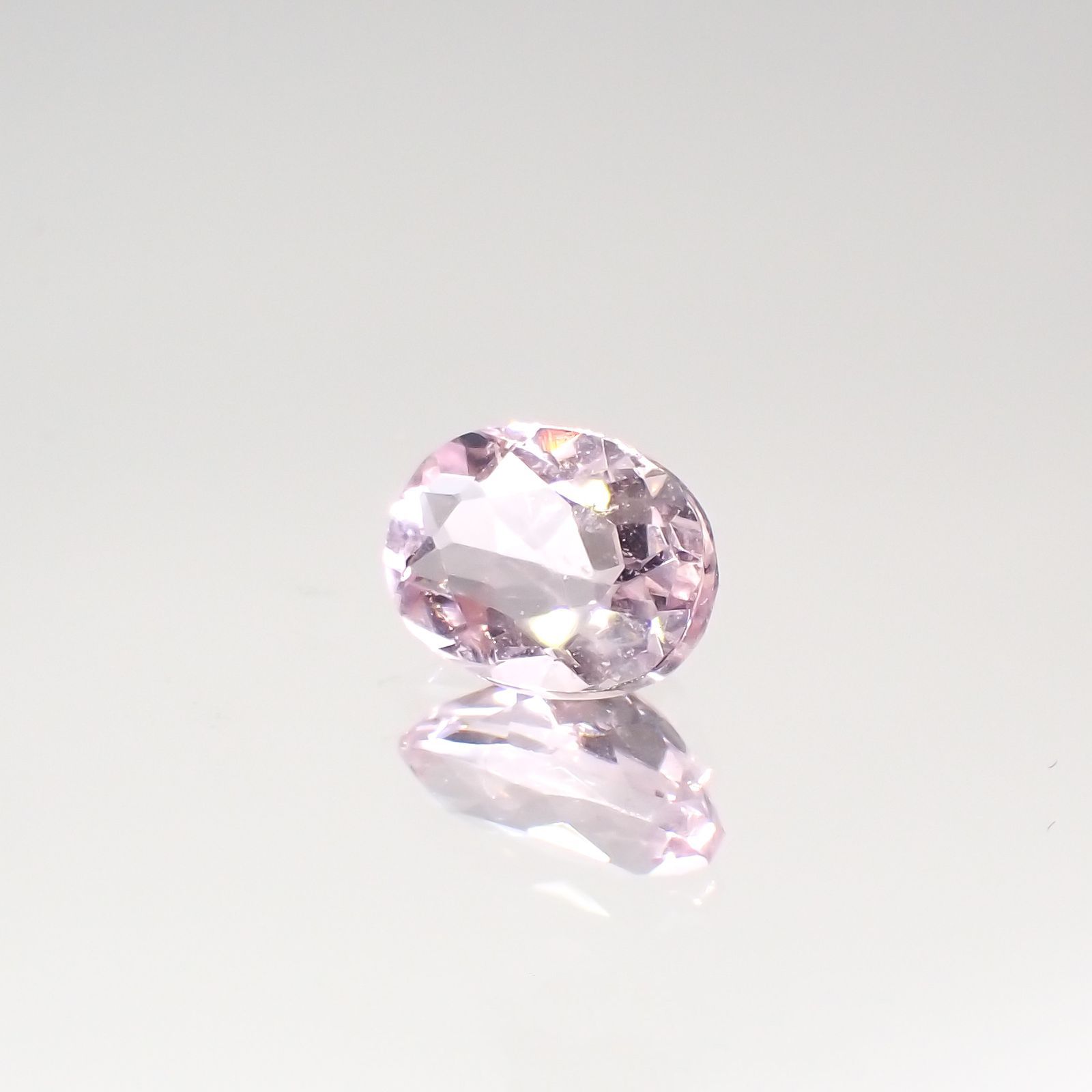 ピンクフローライト(宝石名フルオライト)ブラジル産 1.44ct 識別済[220115133]8x6.1mm前後