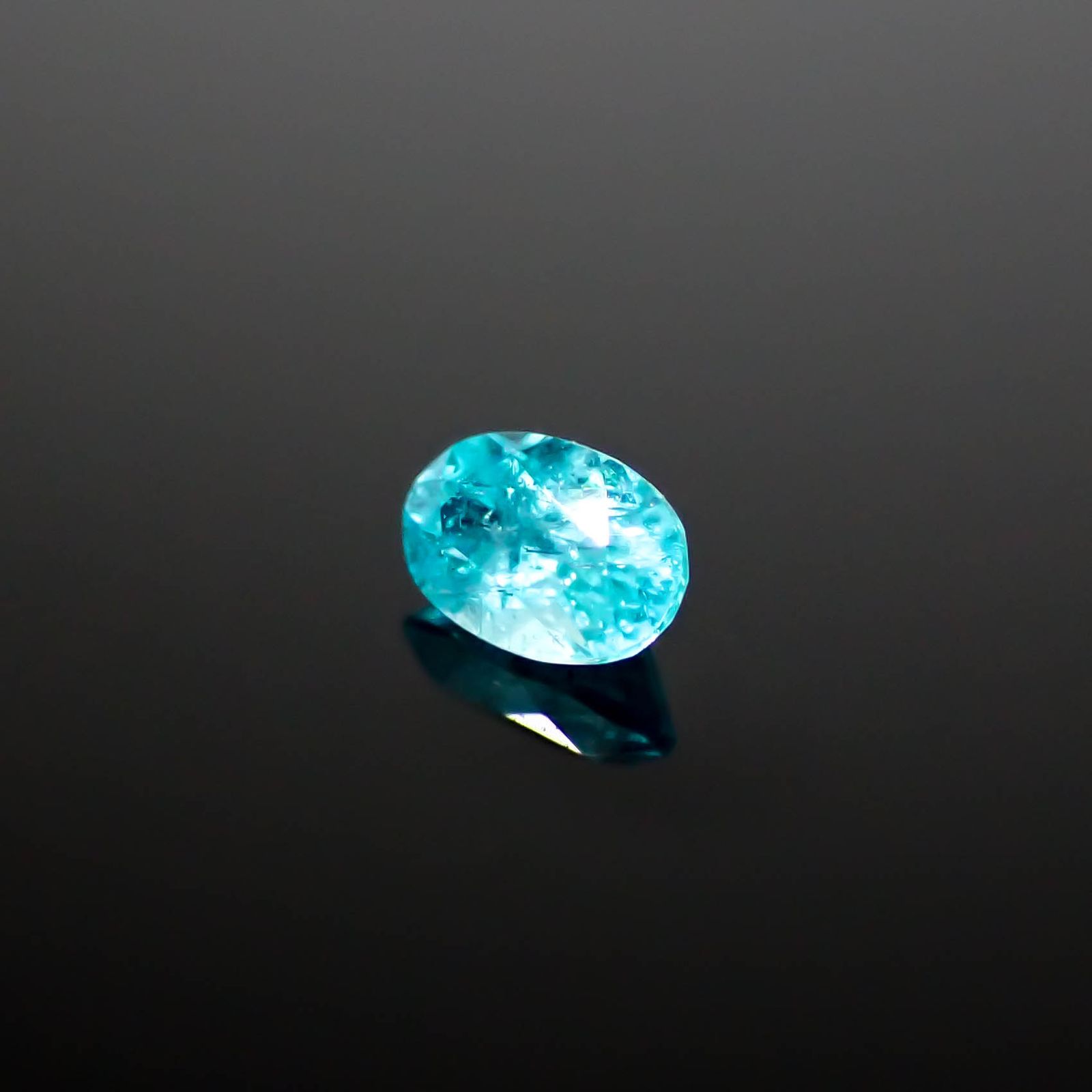 トルマリン　ピーチ鉱山　76g パライバトルマリン ブラジル産 0.067ct [250730739]3x2.1mm前後
