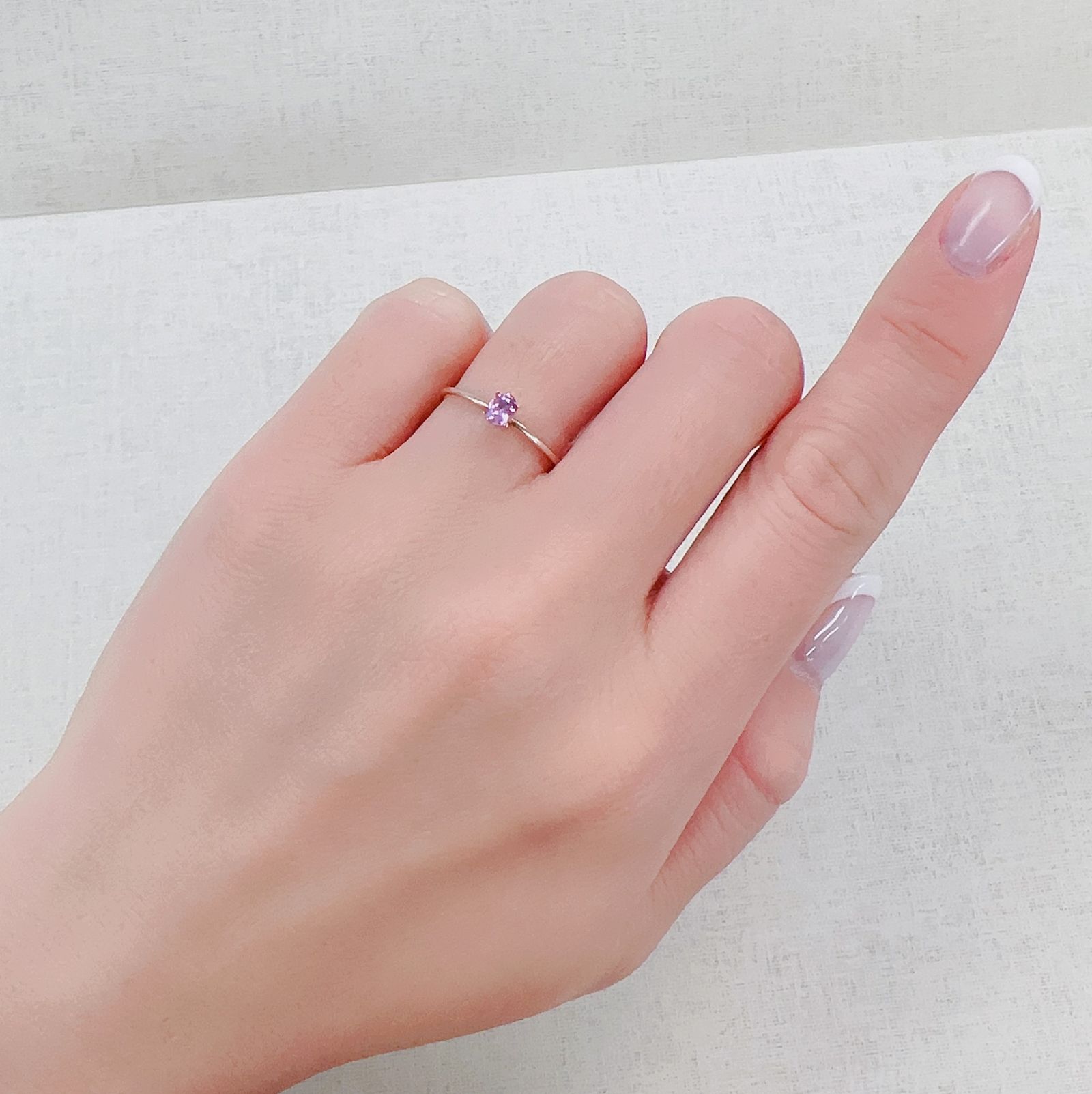 ネオンピンクサファイア スリランカ産 0.25ct[230421532]3.9x3.1mm前後