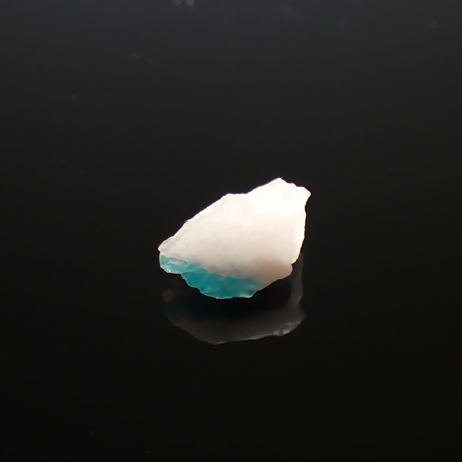 パライバトルマリンインクォーツ ブラジル・バターリャ鉱山産 原石・結晶 2.76ct[210611358]11.8×9.6mm前後