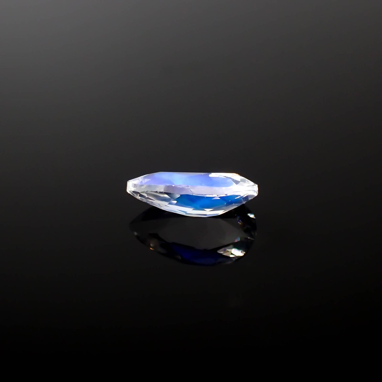 レインボームーンストーン ザンビア産 0.51ct[240326921]7.5x4.6mm前後