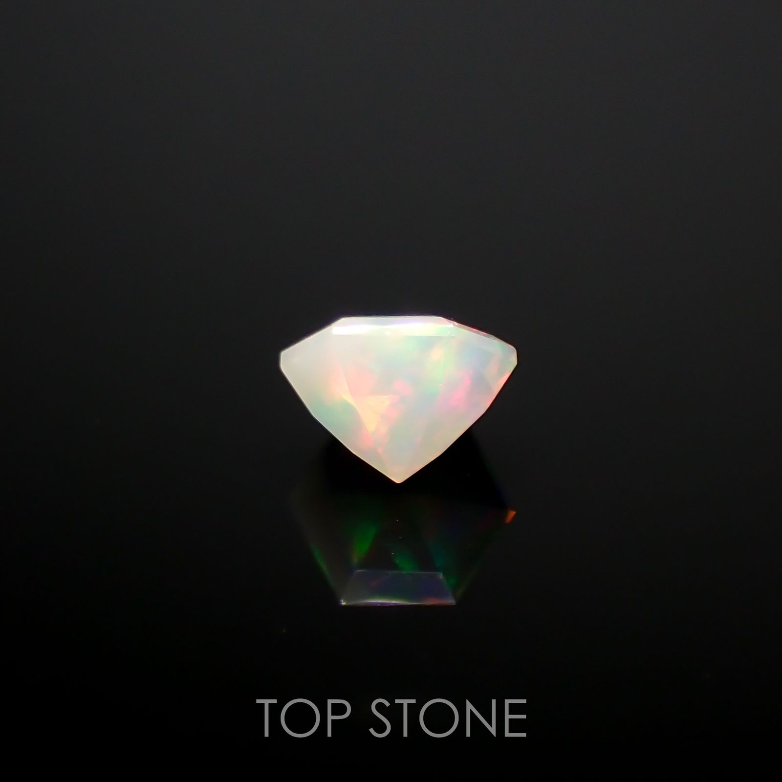 ◇ヘキサゴンカット◇エチオピアオパール(宝石名オパール)エチオピア産 0.35ct 識別済[220115479]4.8x4.7mm前後