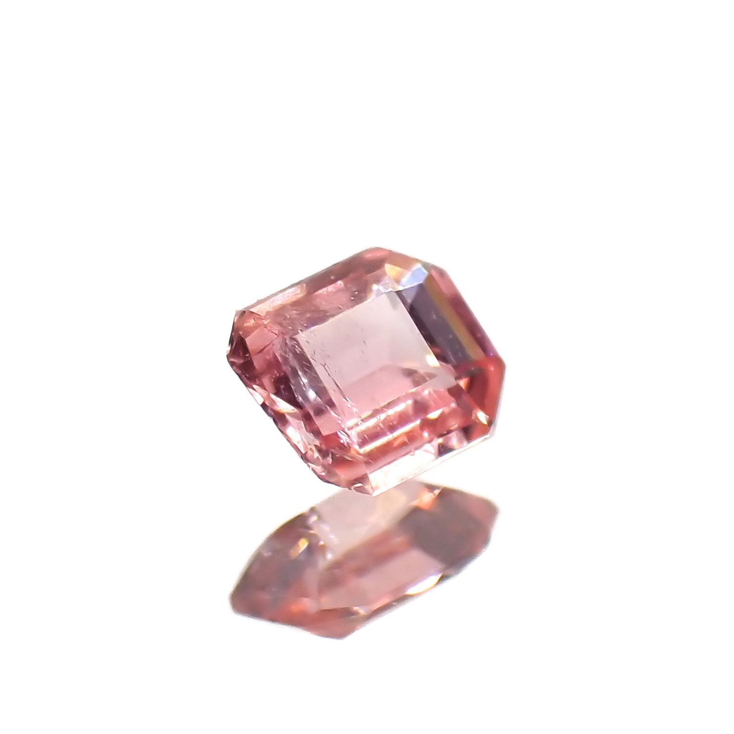 ヴェイリネナイト(宝石名ベイリネナイト)パキスタン産 0.053ct 識別済[221219286]2.3x2mm前後