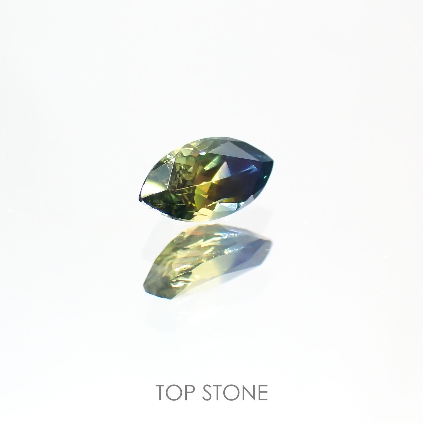 バイカラーサファイア(宝石名バイカラー・サファイア)タンザニア産 0.38ct 識別済[220113890]6.1x3.1mm前後