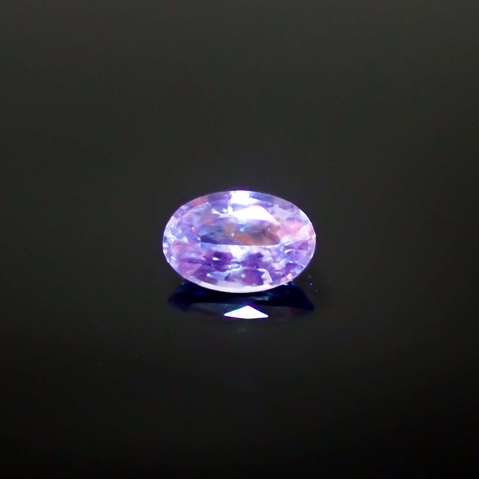 アイスブルーサファイア スリランカ産 0.54ct[240828651]6x4mm前後