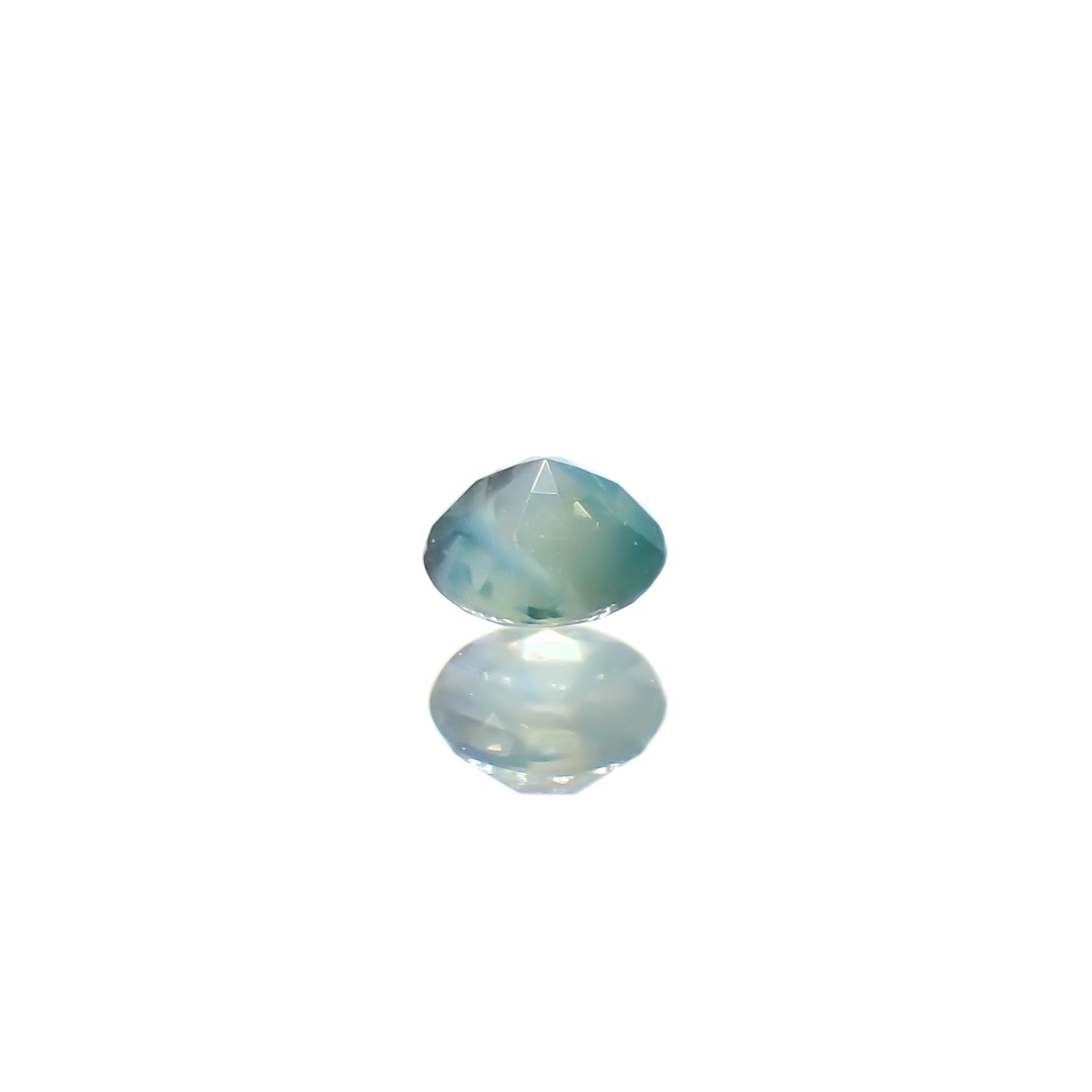 シルキーアレキサンドライト ブラジル産/EmeraldMains社製 0.043ct[240527617]2.2x2.2mm前後