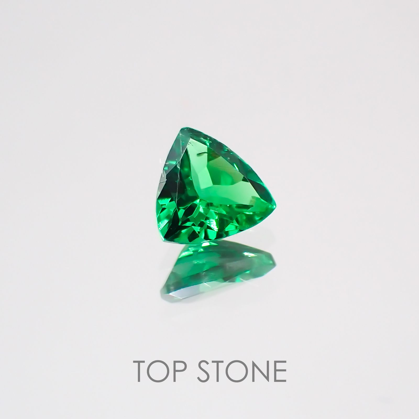 ツァボライト タンザニア産 ルース 0.2ct[21069922]3.9×4mm前後