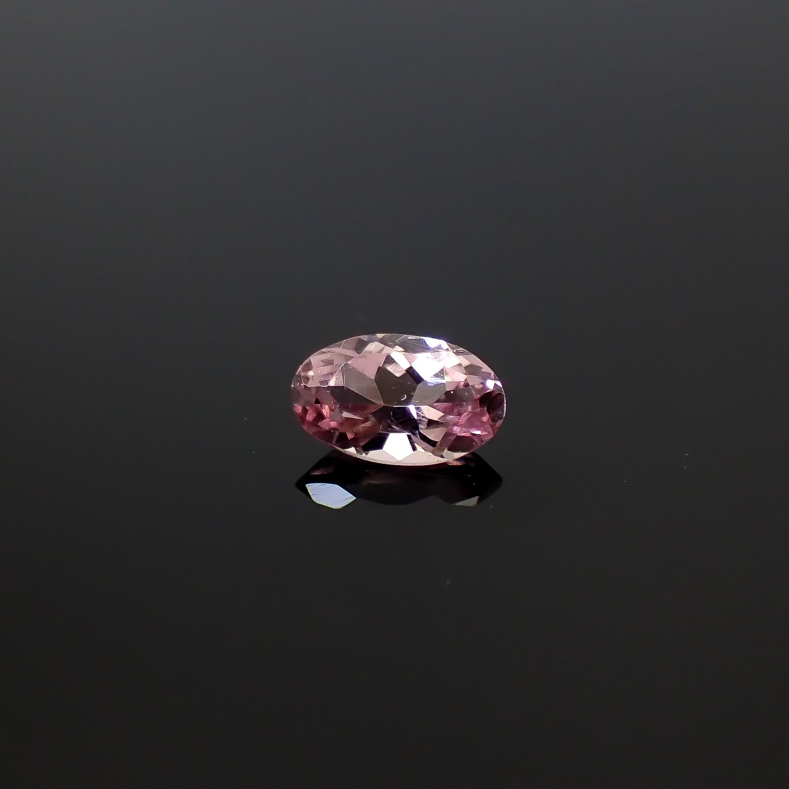 ドラゴンガーネット タンザニア産 0.29ct [250330039]5.1x3.1mm前後