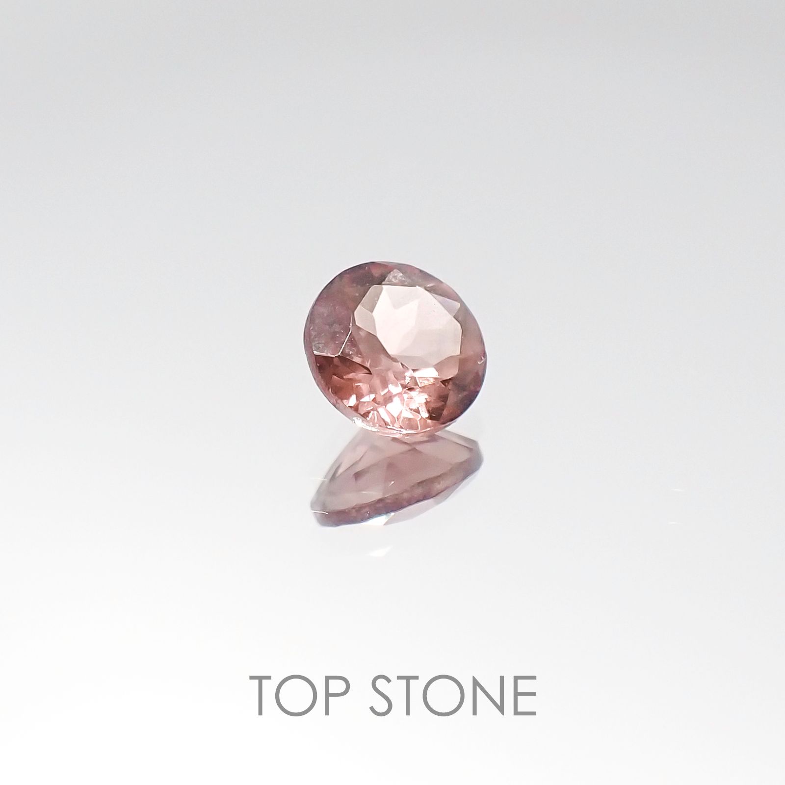 カラーチェンジマラヤガーネット タンザニア産 ルース 0.56ct[20096099]5×5mm前後